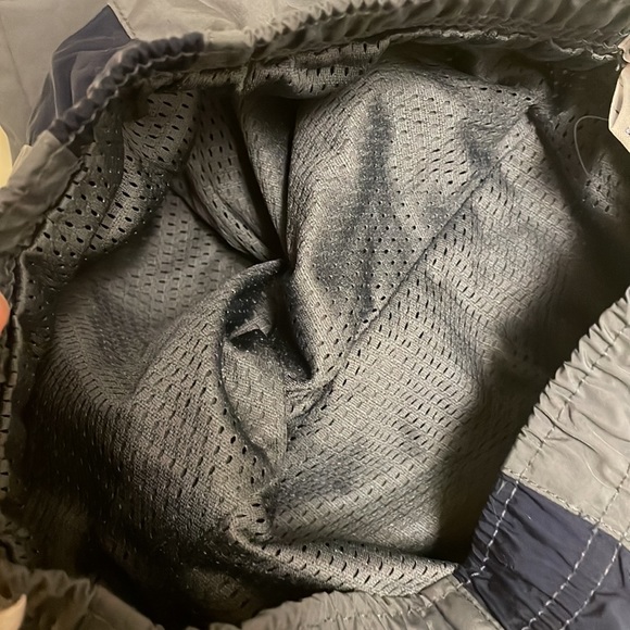 2 Boys pants size 5-7 $15 - Picture 6 of 8